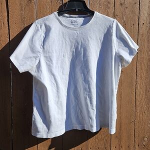 Comfortable White Short Sleeve T-Shirt
